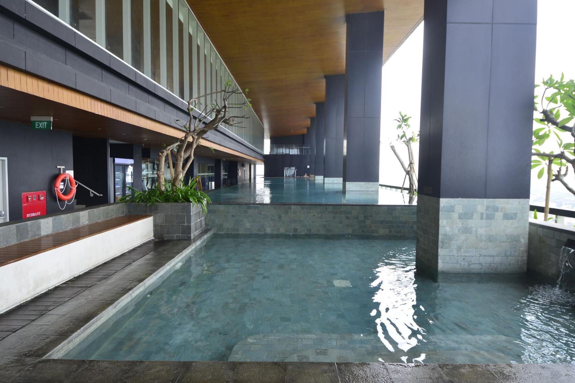 Trembesi Hotel Serpong Exterior photo